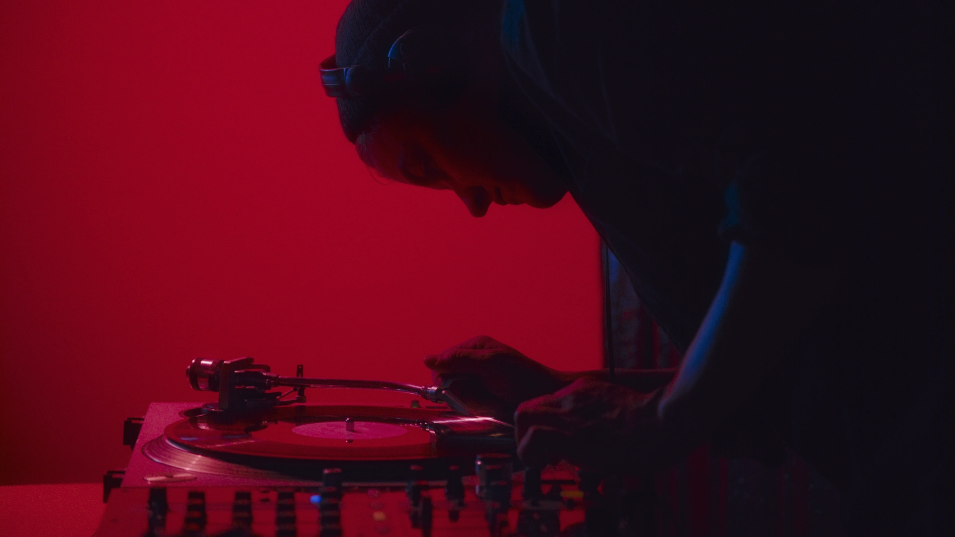 shot 4 from movie Undead Voices (2019–2021) by Maria Iorio and Raphaël Cuomo